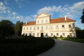 Zámek Žehušice venkovní osvětlení